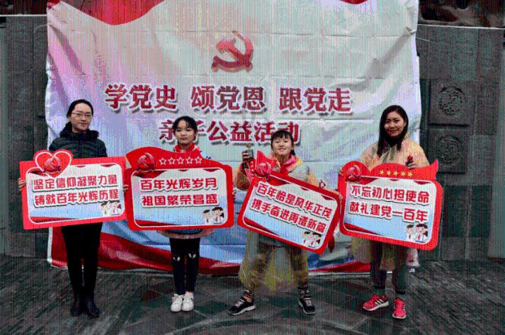 “感受到了喜庆、热闹和对新一年的美好期盼”